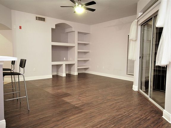 3rd image of 13210 Arbor Isle Blvd #303