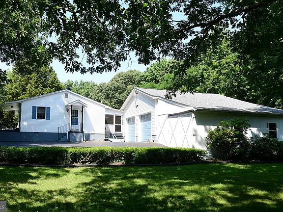 3rd image of 40470 Frederick Ln