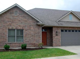 5704 Bower Ln, Columbia, MO 65201