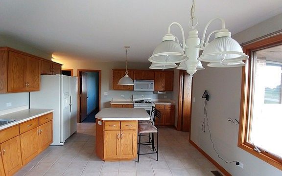 4th image of 145 Highpoint Dr
