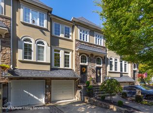 58 Presentation Cir, Staten Island, NY 10312