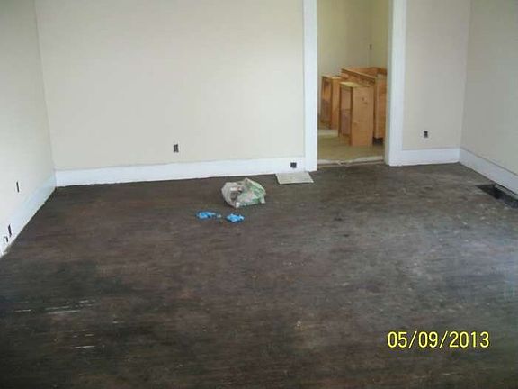 3rd image of 307 S Elmwood St