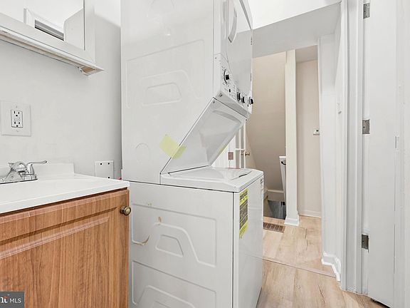 5th image of 1506 S Bambrey St