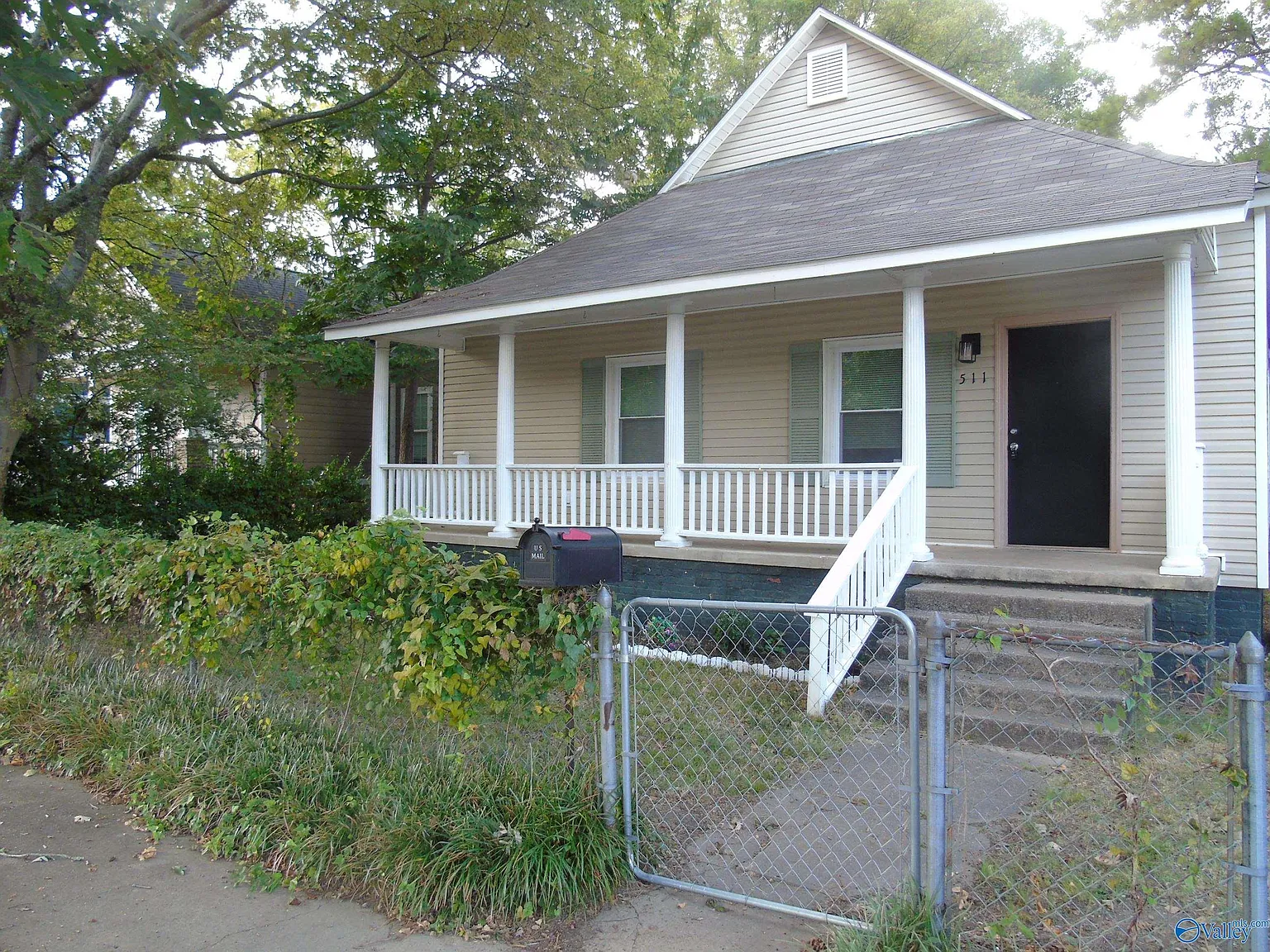 2 bed, 1.0 bath, 1095 sqft, $1,400 — Photo 2