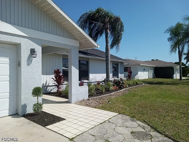 159 SE Santa Barbara Pl — Photo 15