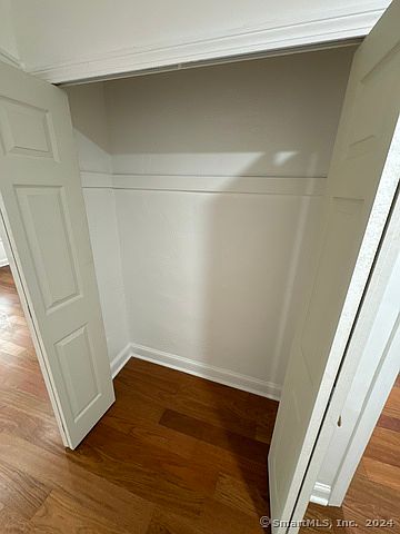 1st image of 131 W Elm St #2