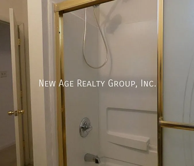 421 N 32nd St #A — Photo 10