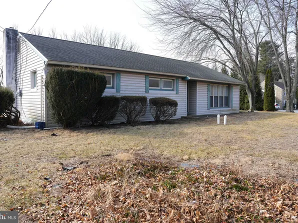 100 E 1st Ave, Parkesburg, PA 19365