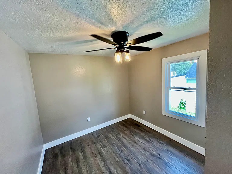100 Creek Rd — Photo 11