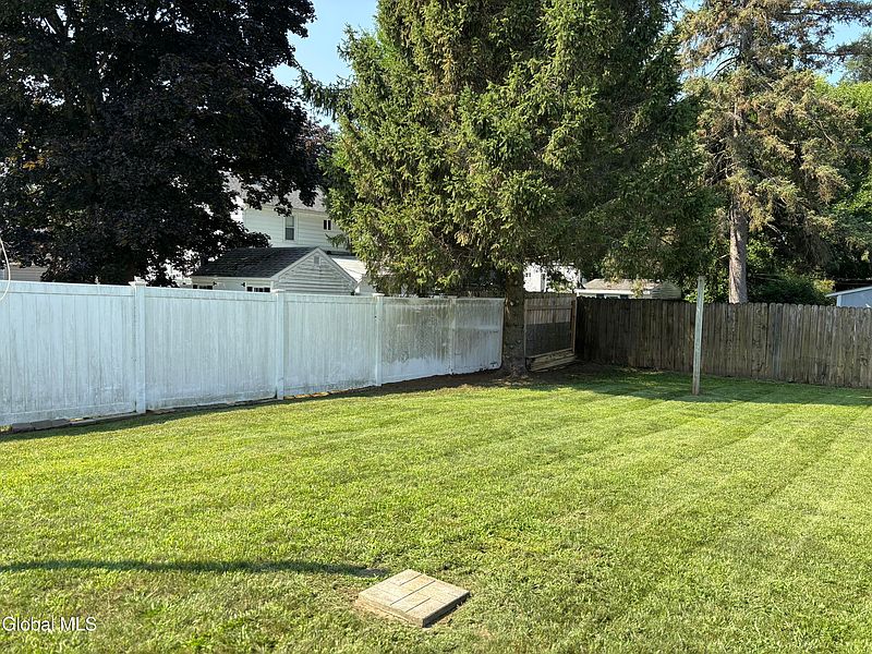 4th image of 1409 Fordham Avenue