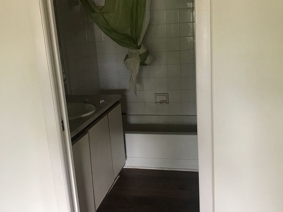 2nd image of 5249 Red Cedar Dr APT 21