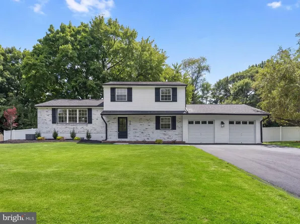 422 Birch Dr, Mickleton, NJ 08056