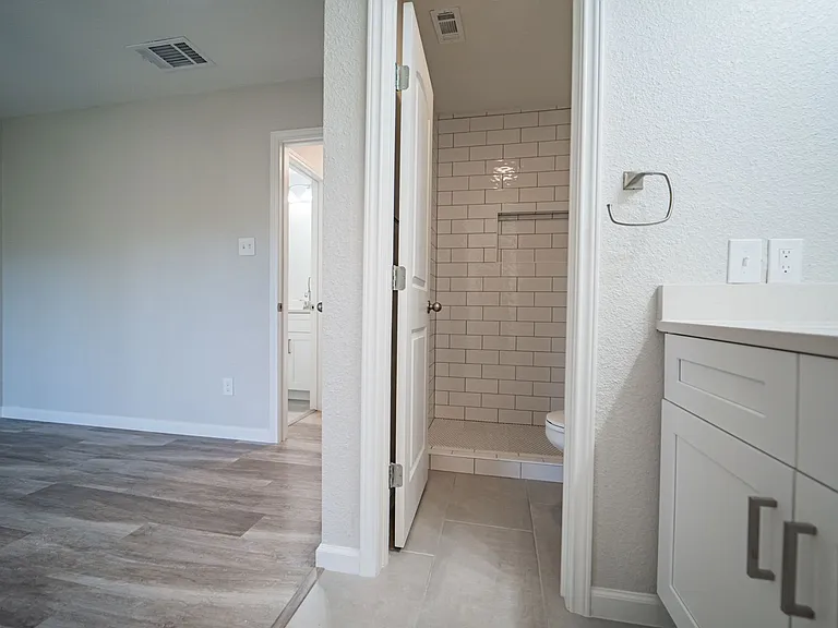 5866 Cliff Path — Photo 23