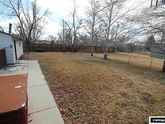 4th image of 2401 Cottonwood Dr