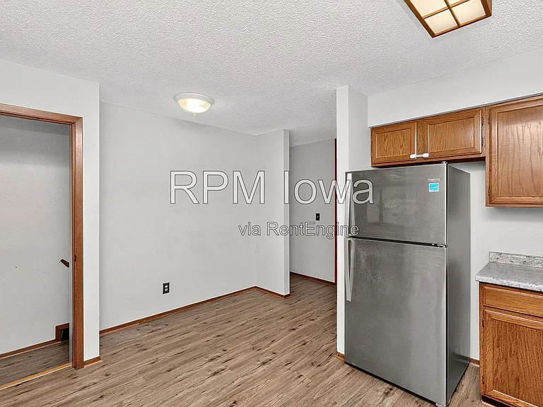 1614 NW Applewood St — Photo 13
