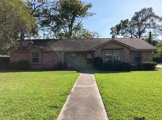 5003 Inverness Dr, Baytown, TX 77521