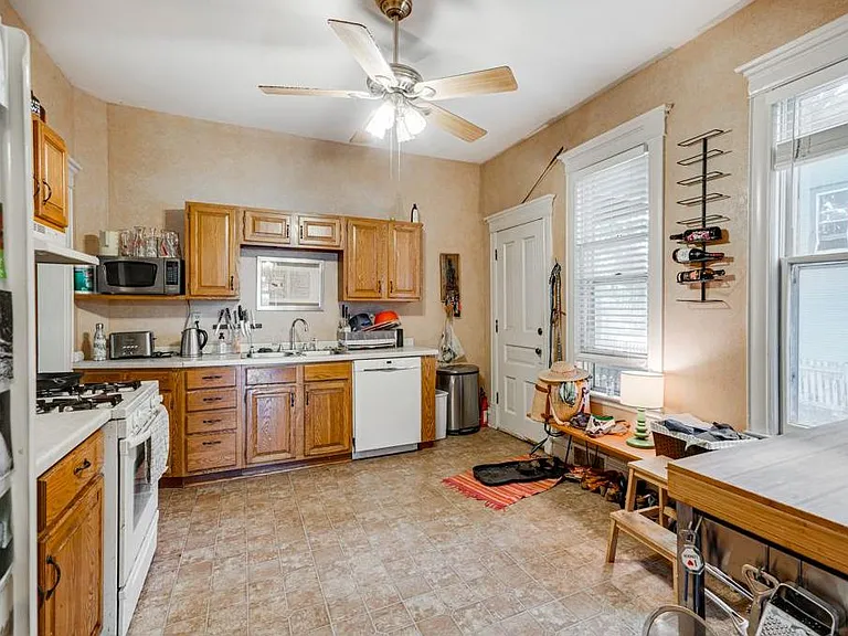 1507 Washington St NE #1 — Photo 7