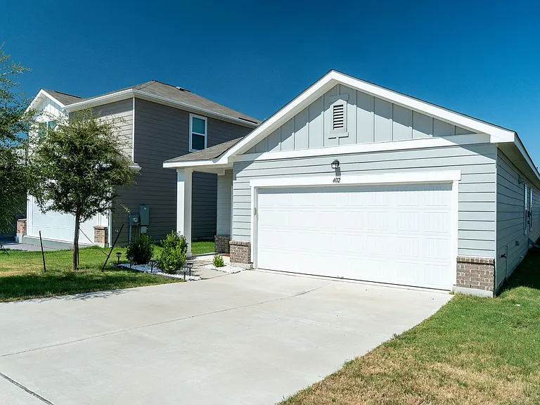 402 Gemsbok Rd — Photo 2