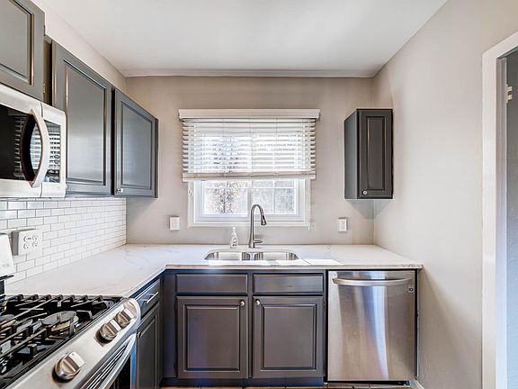 5th image of 3331 Martha Custis Dr