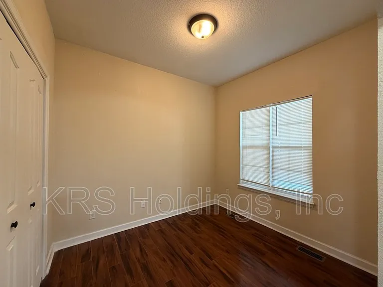 426 Seminole Rd — Photo 3