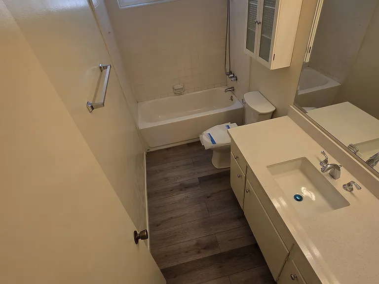 12520 Oxford Ave — Photo 6