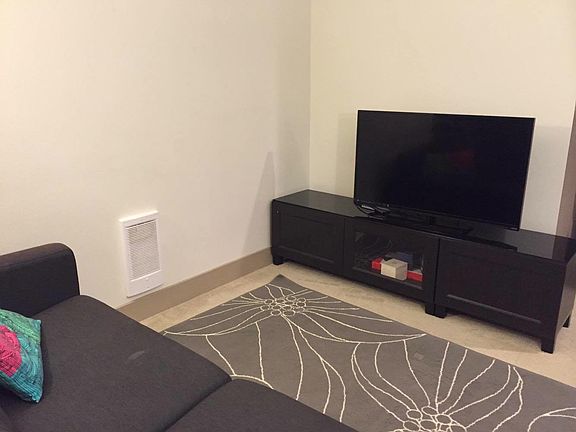 3rd image of 4547 8th Ave NE Unit 514