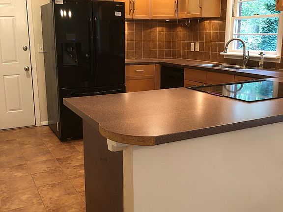 5th image of 2660 Sunny Ln SE