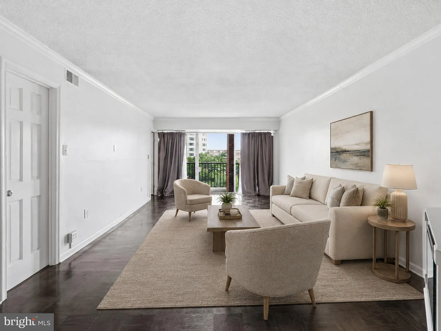 2 bed, 1.0 bath, 975 sqft, $2,650 — Photo 3