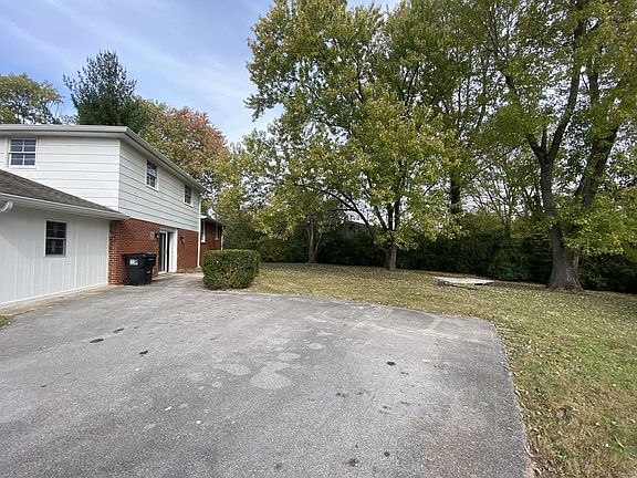 2nd image of 1902 Bartway Dr