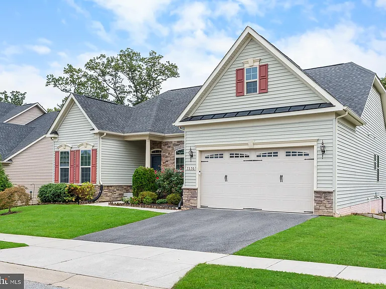 7570 Arundel Woods Dr — Photo 3