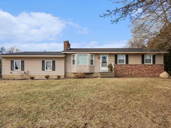 625 Summerset Dr, Jenison, MI 49428