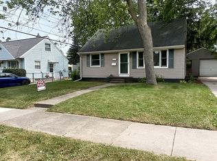 1106 Samantha Ave, Lansing, MI 48910