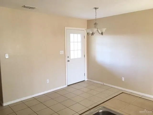 3 bed, 2.5 bath, 1269 sqft, $1,150 — Photo 4