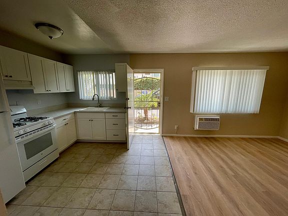 2nd image of 4321 Inglewood Blvd #2