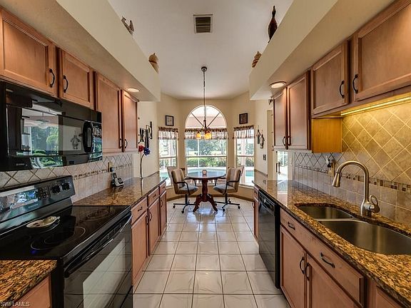 4th image of 724 Belville Blvd