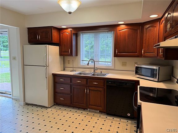 5th image of 128 Hagan Cir