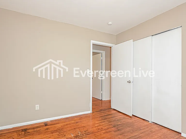 930 Lexington Park — Photo 12