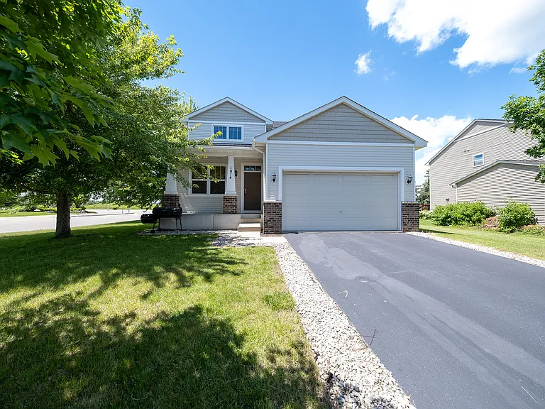 1814 Spring Creek Dr — Photo 1
