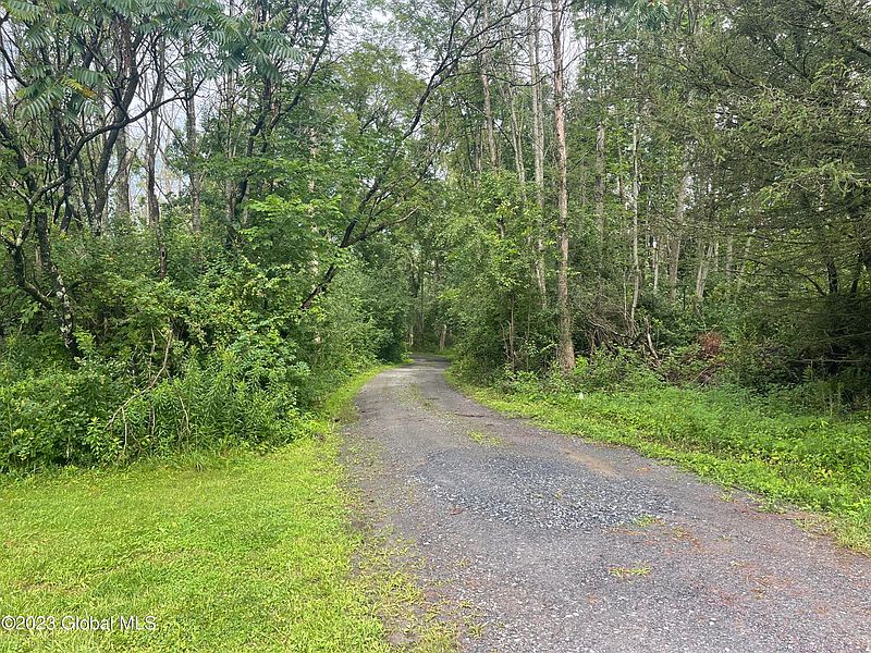 4th image of 288 Eastline Road