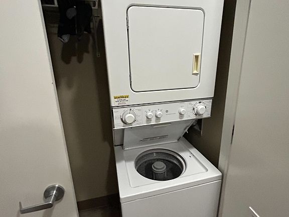 2nd image of 204B-1780 Broadway St #2