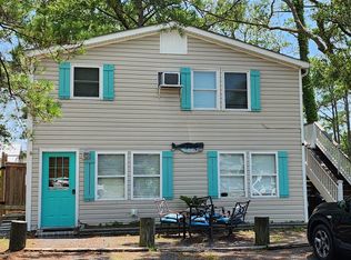 100 NE 43rd St #2, Oak Island, NC 28465