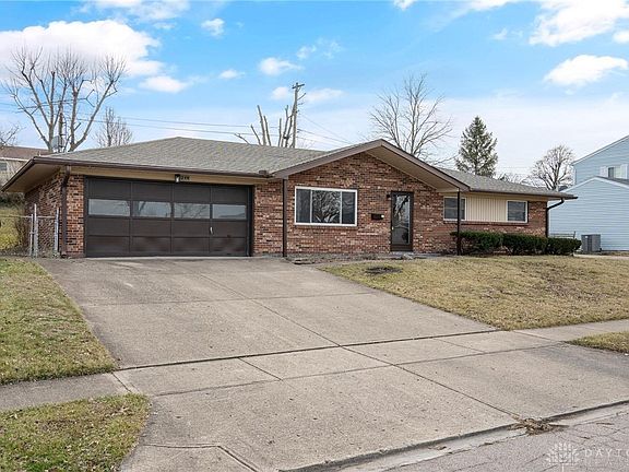 3rd image of 249 Woodridge Dr