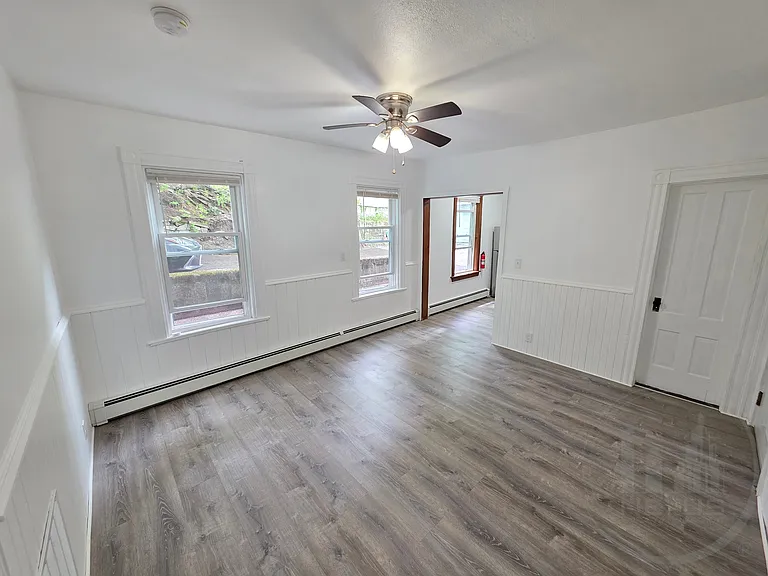 87 Manville Rd — Photo 3