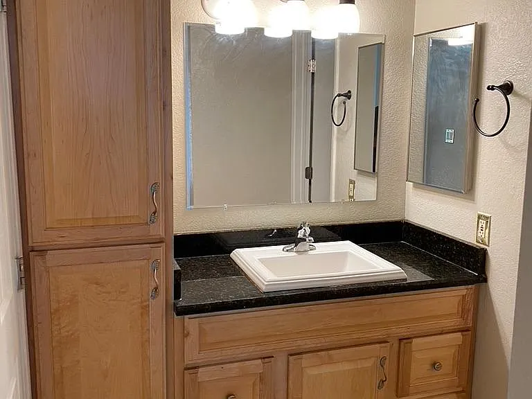 4211 E Palm Ln #106 — Photo 8