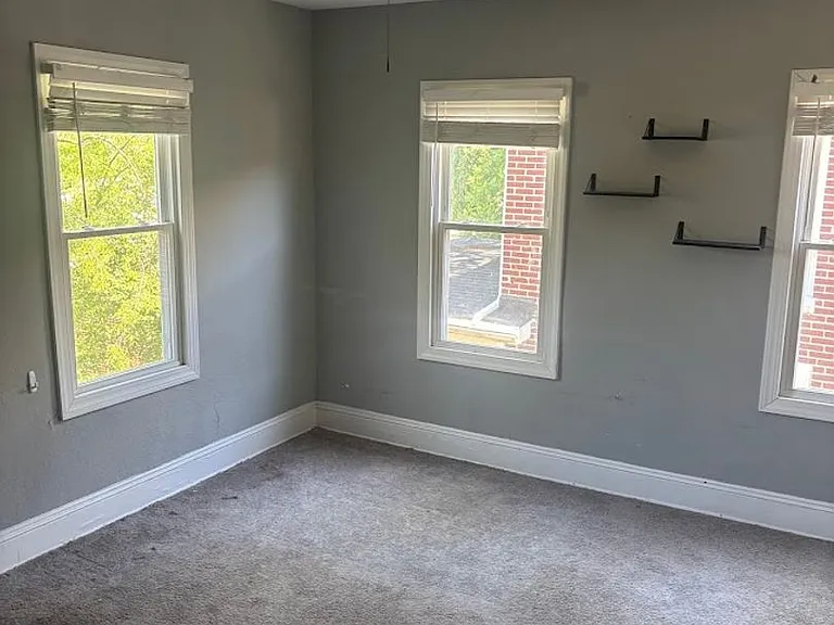 440 Newport News Ave — Photo 6