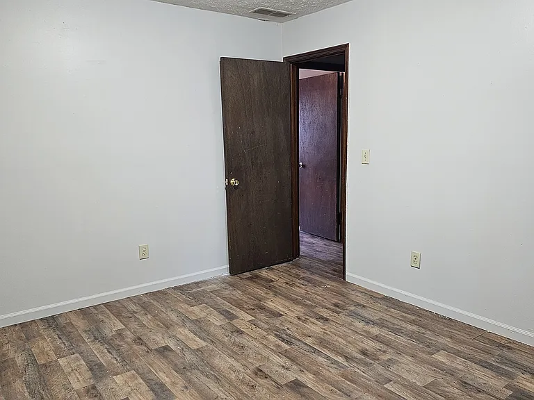 2835 Springdale Rd #B — Photo 18