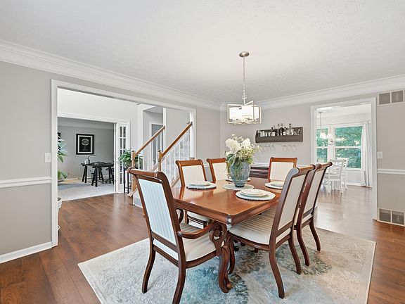 5th image of 1918 Grovepointe Dr