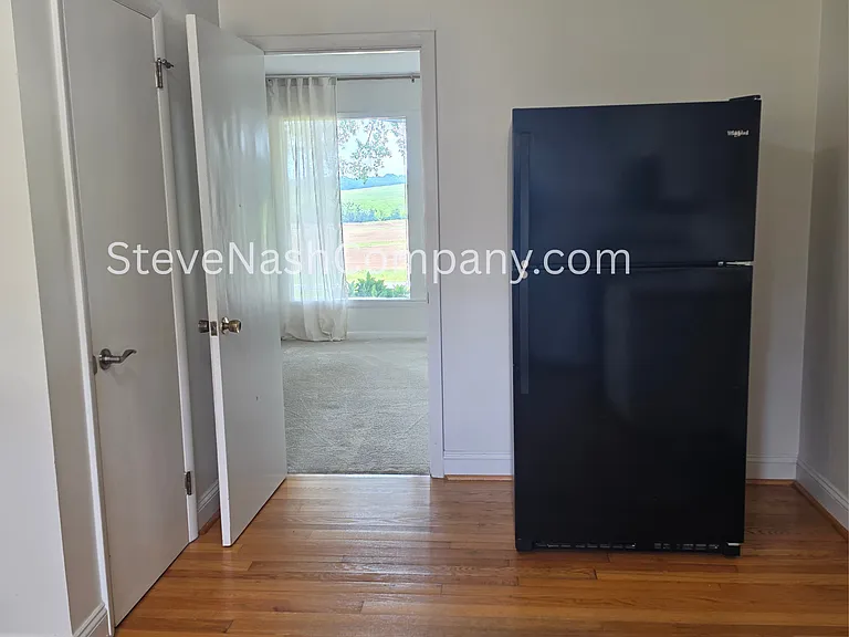 10204 Landsford Rd — Photo 8