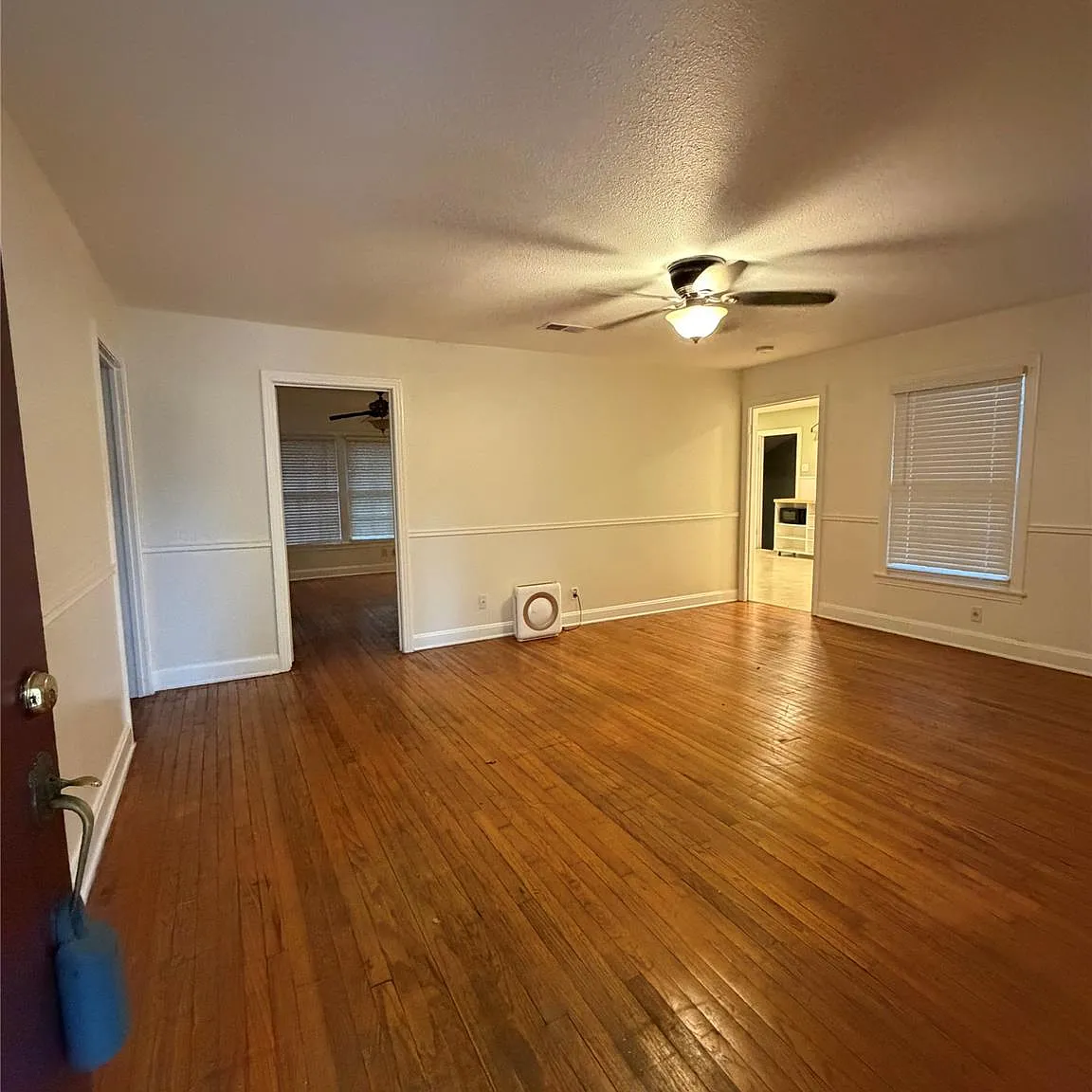 3 bed, 1.5 bath, 1672 sqft, $2,900 — Photo 2