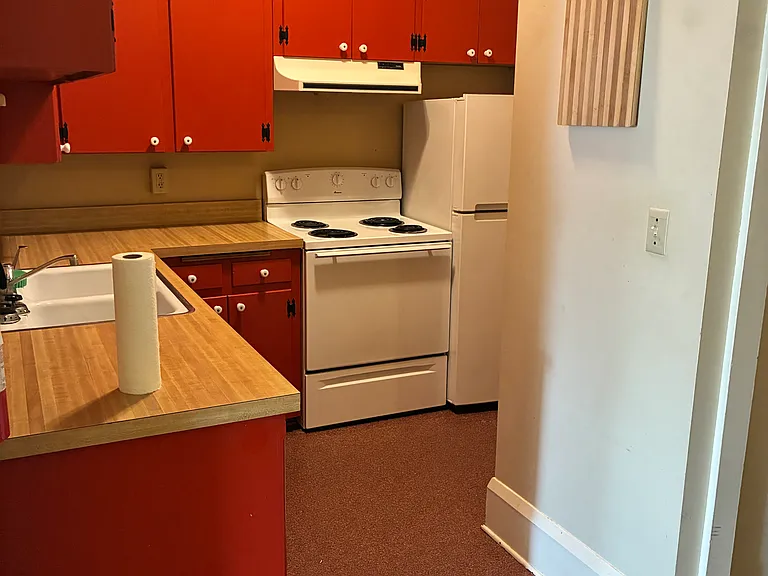 306 Division St S #1 — Photo 2